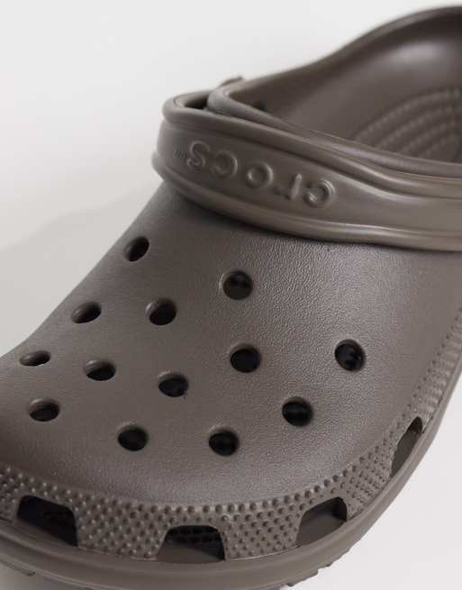 Crocs Classic träskor i espresso, 3 av 4