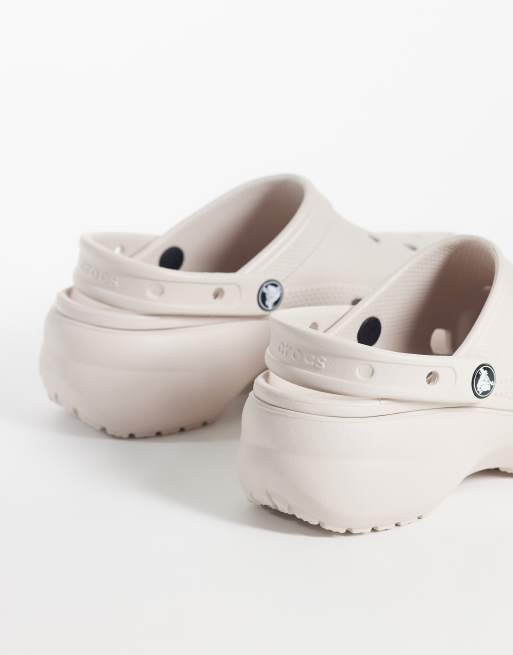 Crocs - Classic - Zuecos marrón claro con plataforma, 4 de 4