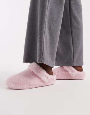 Crocs - Cozzzy - Chaussons en polaire - Rose laiteux | ASOS