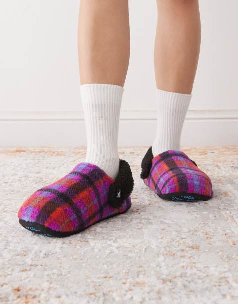 Crocs – Cozzzy – Hausschuhe aus Fleece in Lila mit Karomuster - view 1
