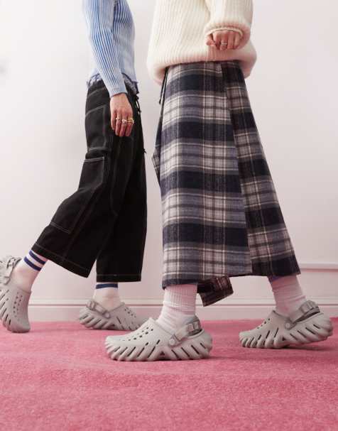 Crocs – Echo – Grå tofflor i unisex-modell - view 1