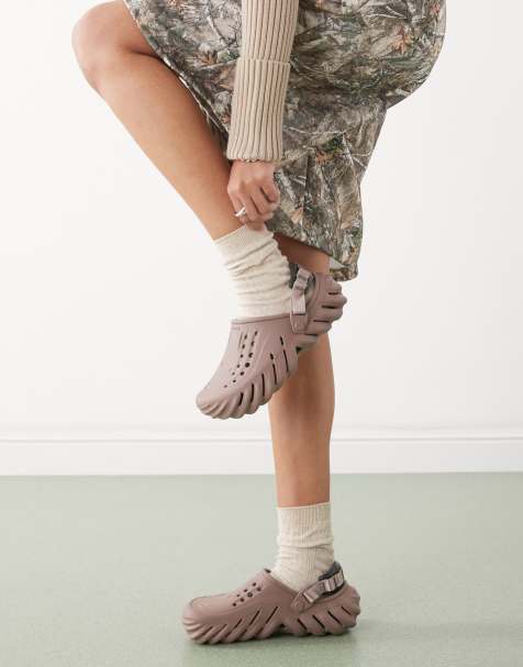 Crocs - Echo - Trøffelfarvede clogs - view 1