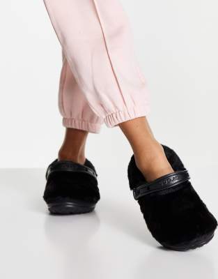 black clogs with fur