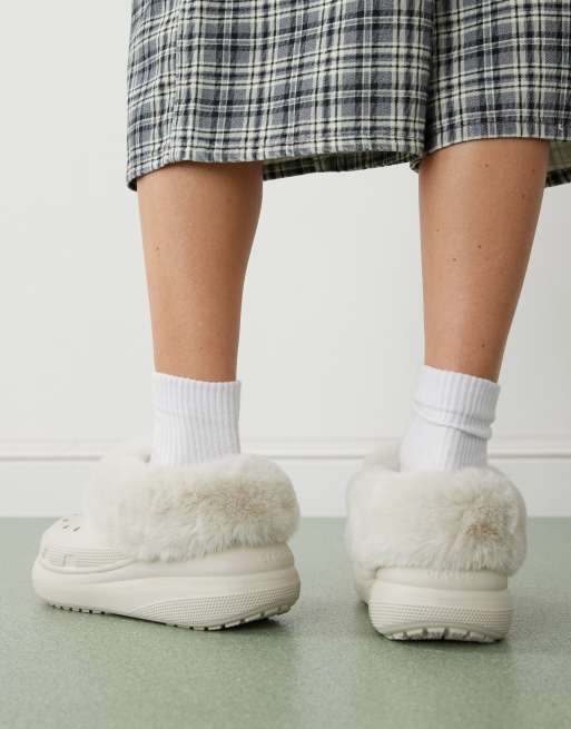 Crocs - Furever Crush - Sabots unisexes avec doublure en fourrure - Pierre ponce, 3 de 4