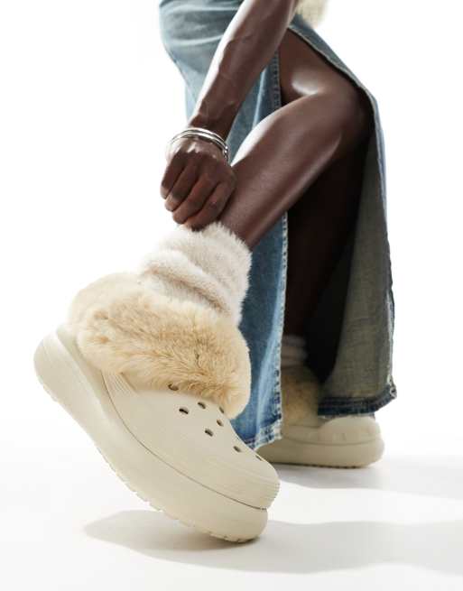 Crocs - Furever Crush - Zoccoli color osso con interno in pelliccia, 2 di 4