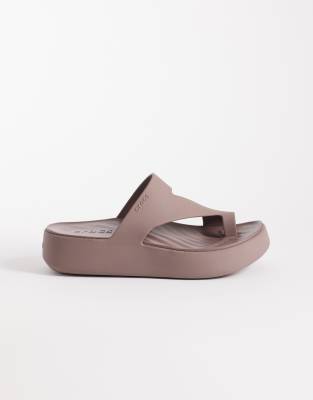 Crocs Getaway Platform Toe Loop Sandals In Gray