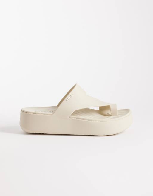 Crocs – Getaway – Sandały na platformie w kolorze piaskowym, 2 z 4