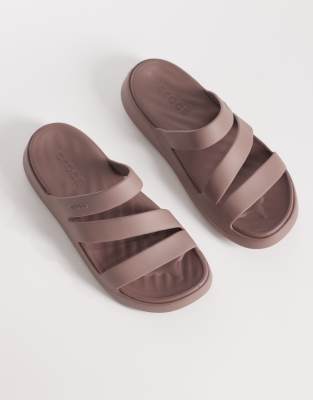  Getaway Strappy sandals in truffle