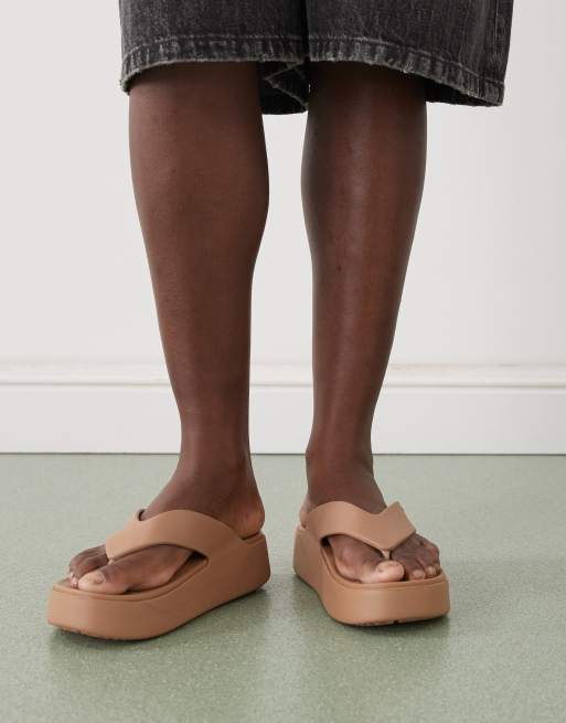Crocs - Getaway - Teenslippers met plateauzool in bruin, 3 van 4