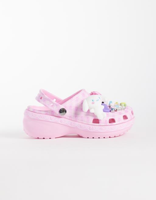Crocs – Hello Kitty – Klassische Clogs mit rosa Vichy-Karomuster und Plateausohle, 3 von 4