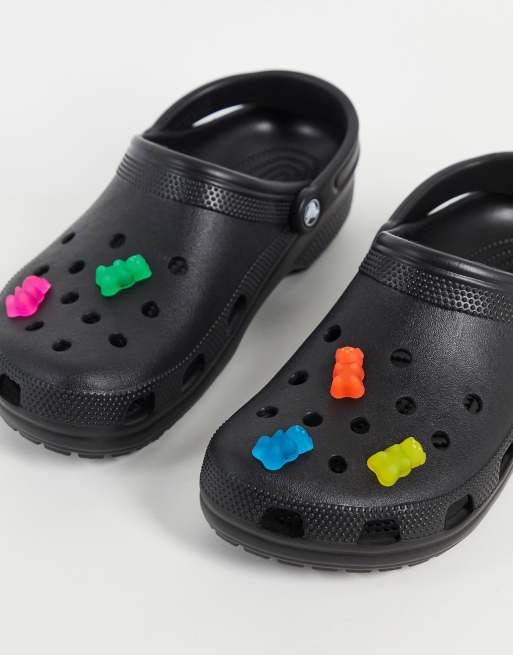 black crocs with gummy bear charms｜TikTok Search