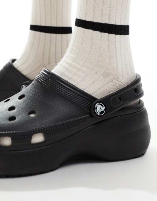 Crocs Klassieke schoenen met plateauzool in zwart ASOS