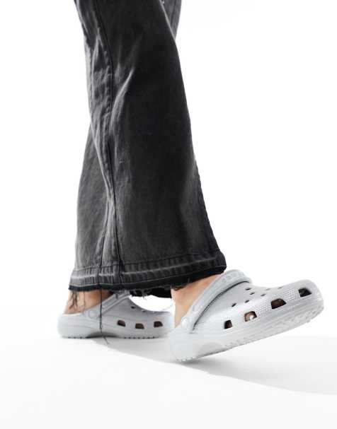 Crocs – Klassische Clogs in Glitzer-Silber - view 1