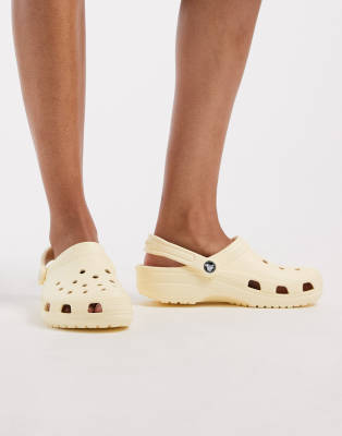 Crocs - Klassische Clogs in Hellgelb