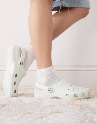 Crocs - Klassische Clogs in Minzgrün