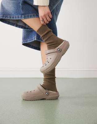 Crocs - Klassische, gefütterte Clogs in Knochen-Beige-Neutral