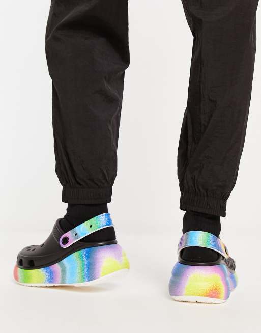 Crocs - Klassiske crush-træsko i spray dye, 3 af 4