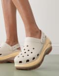 [Crocs] Crocs Mega crush clogs in tonal neutral-Multi 34-35 Multi