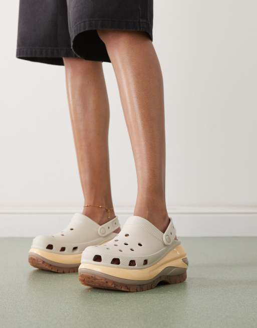 Crocs Mega crush clogs in tonal neutral, 2 of 4