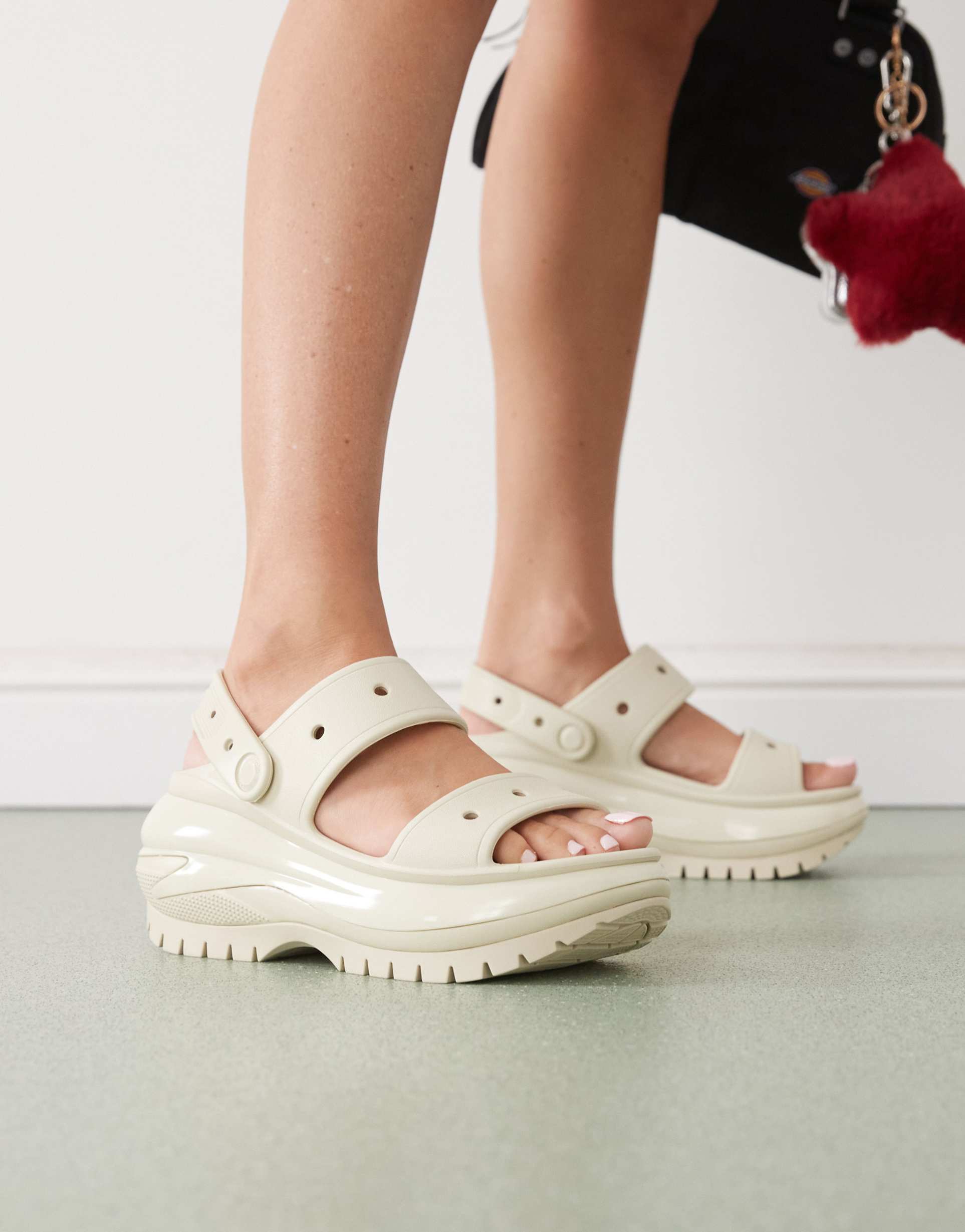 crocs mega crush sandals in bone