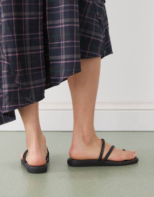 Crocs Miami toe loop sandal in black, 2 of 4