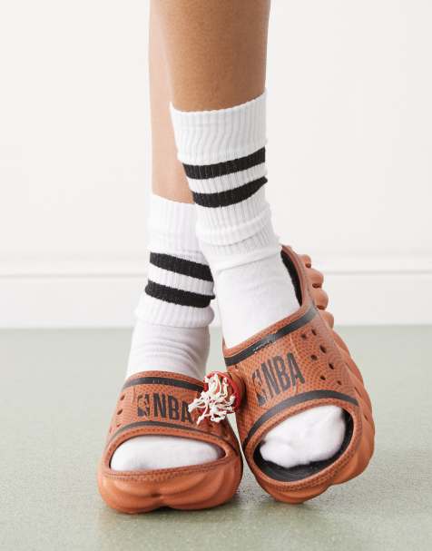 Crocs – NBA Echo – Slider in Sienna - view 1
