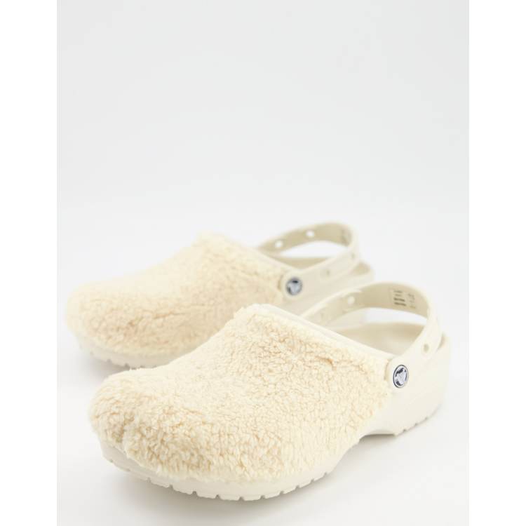 Furry hot sale white crocs