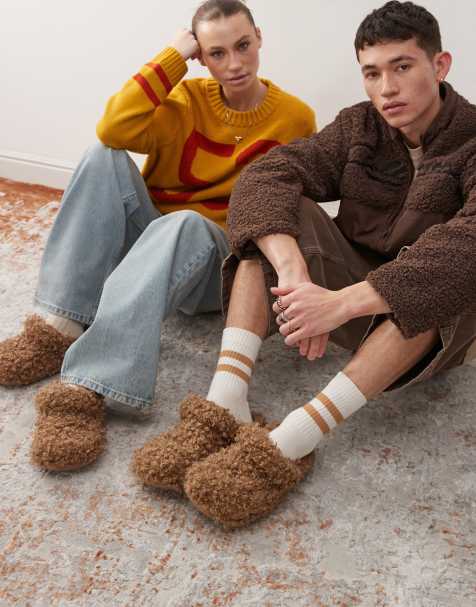 Crocs - Sabots classiques en fausse fourrure - Marron - view 1