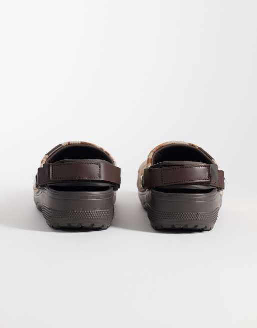 Crocs sabots en poil de poney à motif vache, 4 de 4