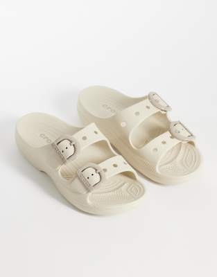 Crocs - Saturday - Sandales à boucles en émail - Frappé-Marron