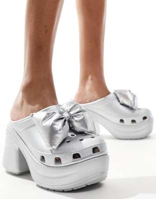 Crocs Siren Clogs In Silver Metallic