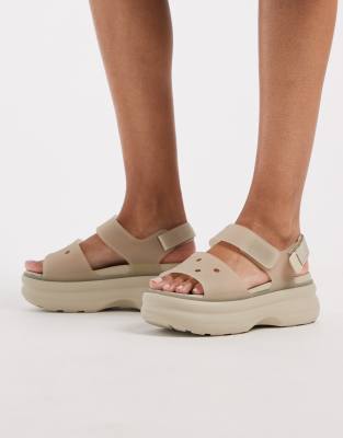 Crocs - Soho Frosted - Sandalen in Beige mit Plateausohle-Weiß
