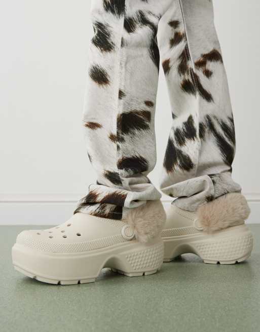  Crocs – Stomp – Beżowe botki unisex z wyściółką