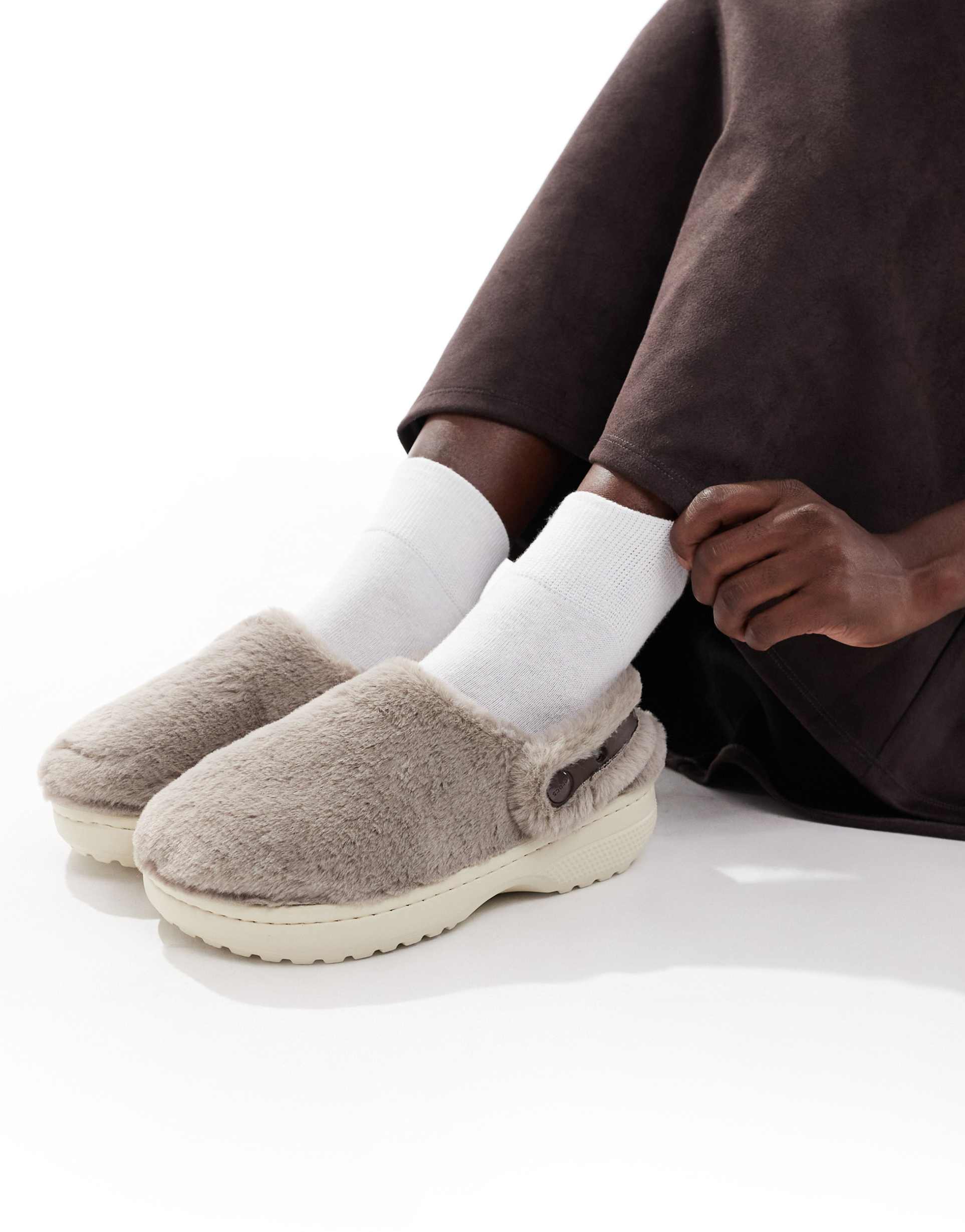 crocs unfurgettable clogs in mushroom