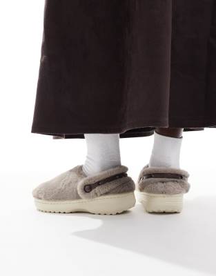 Crocs Unfurgettable Clogs In Neutral