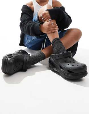 Crocs Unisex Bubble crush clog in black φωτογραφία