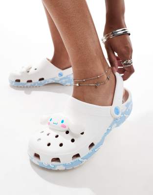 Crocs Unisex Cinnamoroll Classic clog-Multi