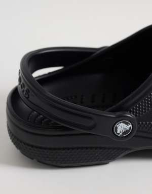Crocs Unisex Classic clogs in black