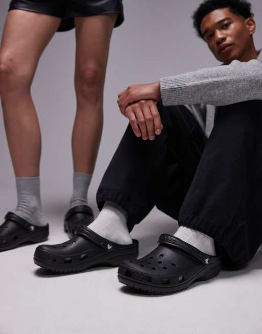 Crocs  unisex classic clogs in black
