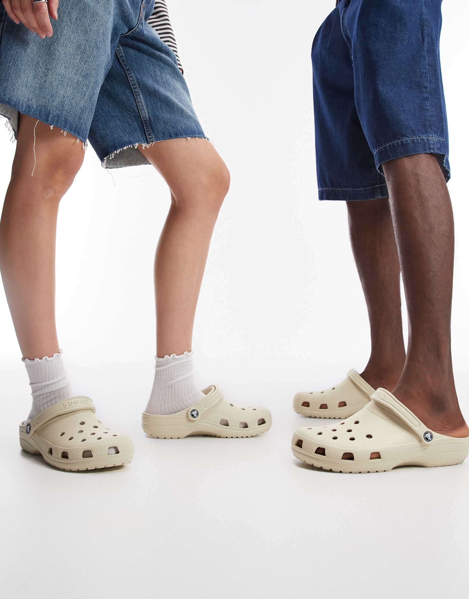 crocs unisex classic clogs in bone