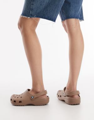 Crocs Unisex classic clogs in latte brown