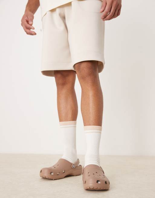 Crocs Unisex classic clogs in latte brown