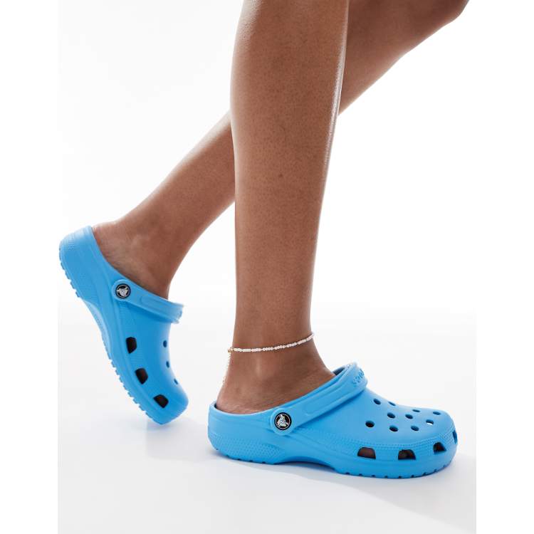 Crocs Unisex Classic clogs in Venetian blue | ASOS