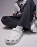 [Crocs] Crocs unisex classic clogs in white 4-5 WHITE