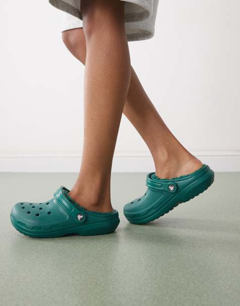 Crocs Unisex Classic fleece lined clog in dark emerald green - view 1