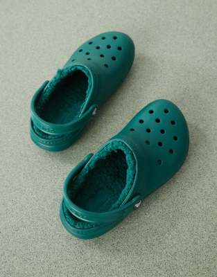 Crocs Unisex Classic Fleece Lined Clogs In Green