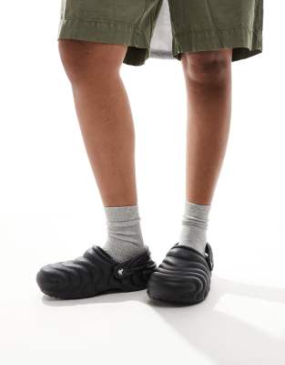 Crocs Classic Lined Overpuff Clog In Black