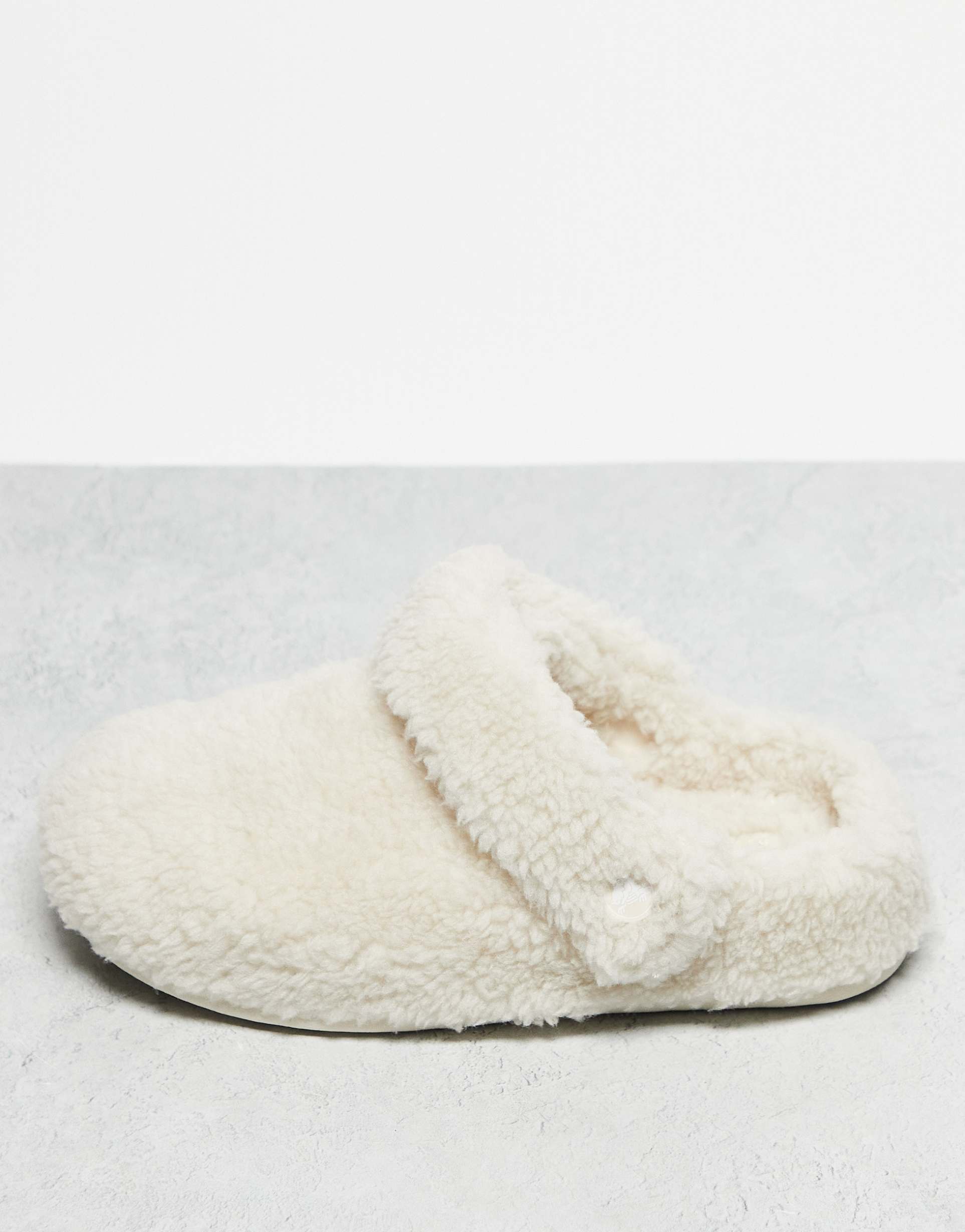 crocs unisex cozzzy fleece slippers in cream