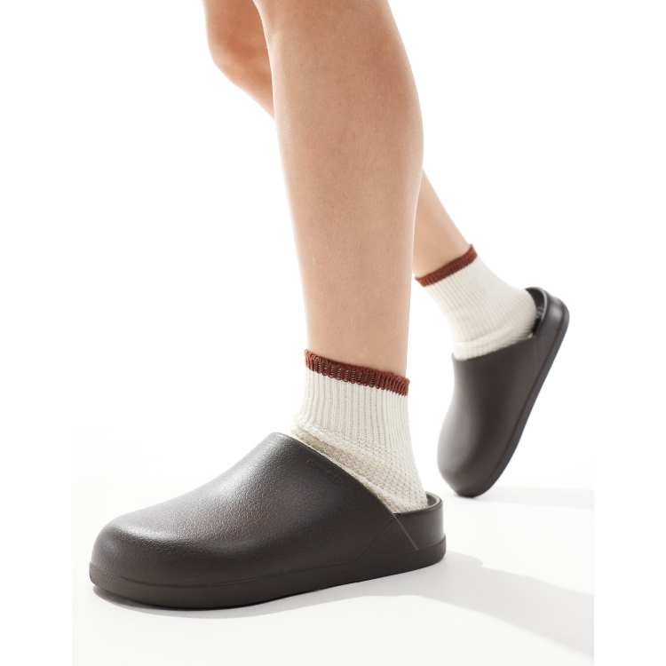 Crocs unisex dylan clogs in espresso brown ASOS