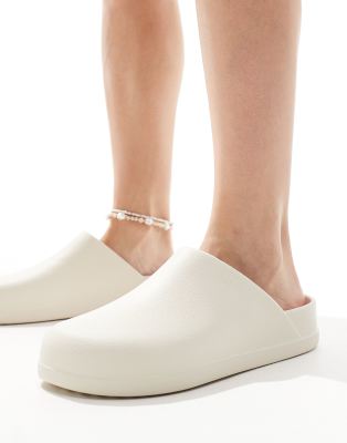 Crocs Unisex Dylans in stucco | ASOS